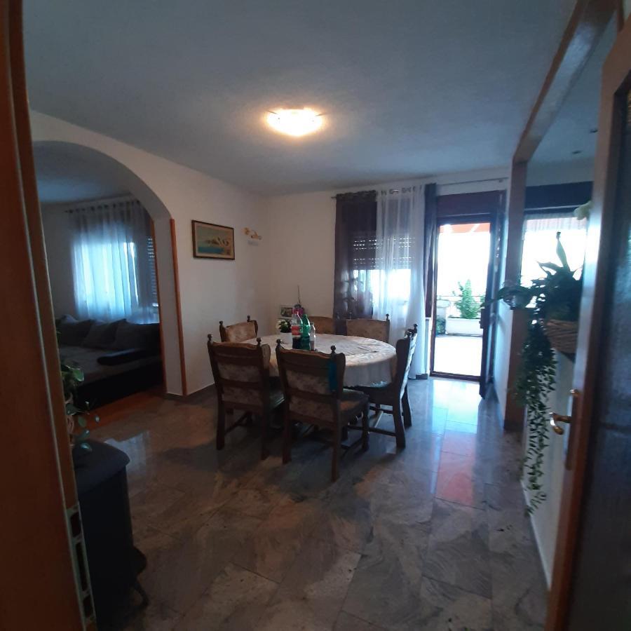 Apartman Nora Omis Ngoại thất bức ảnh
