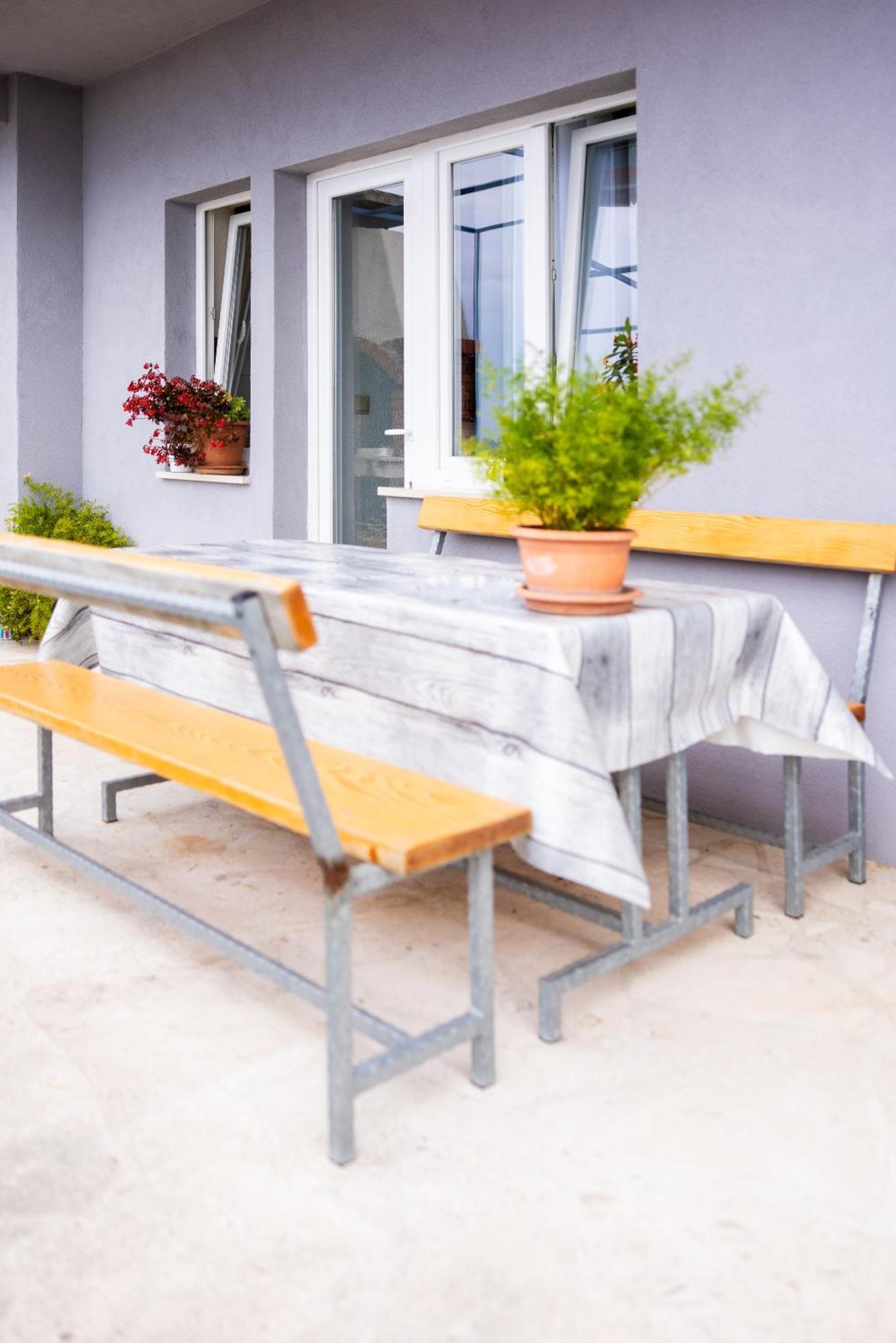 Apartman Nora Omis Ngoại thất bức ảnh