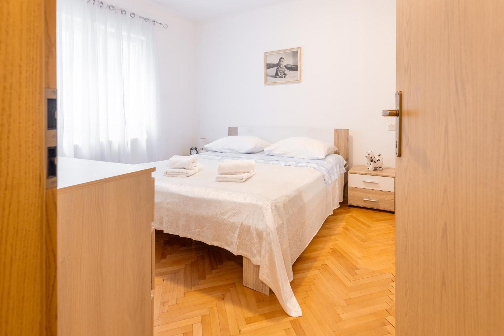 Apartman Nora Omis Ngoại thất bức ảnh