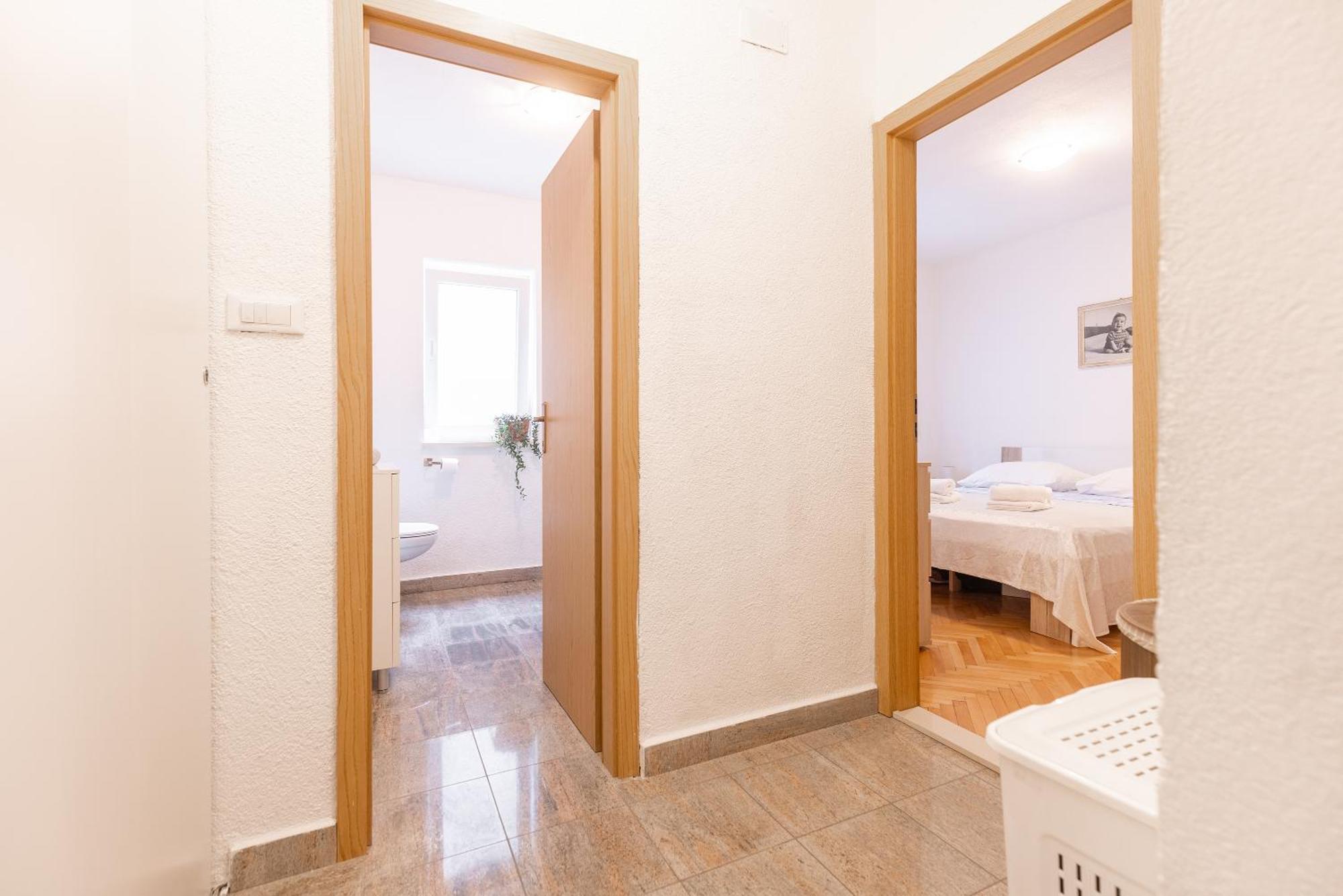 Apartman Nora Omis Ngoại thất bức ảnh