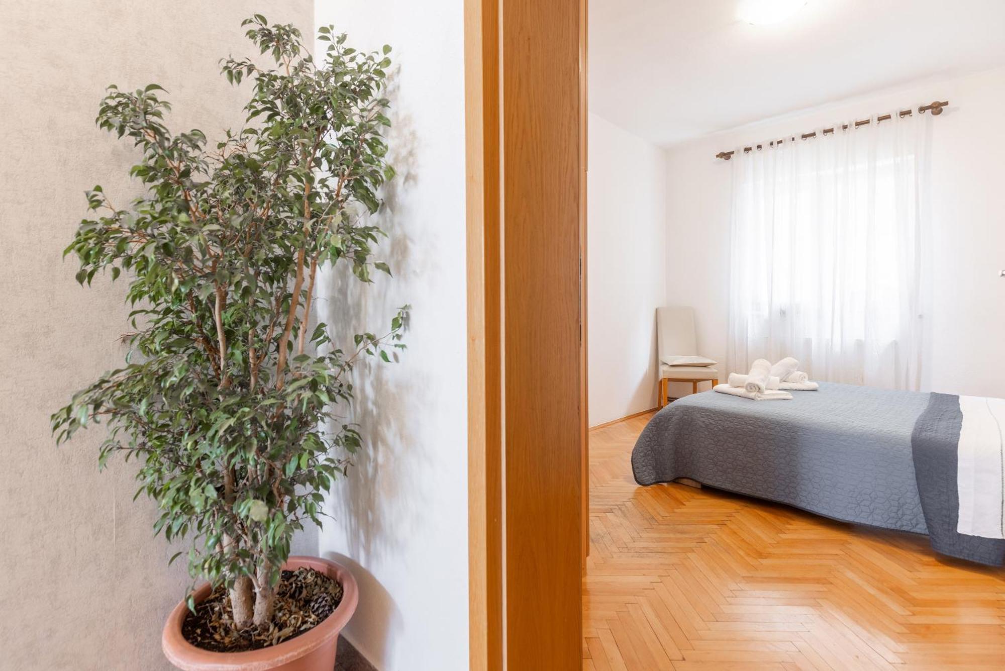 Apartman Nora Omis Ngoại thất bức ảnh