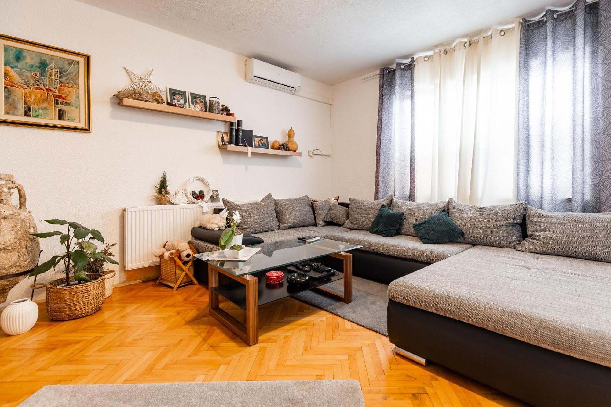 Apartman Nora Omis Ngoại thất bức ảnh